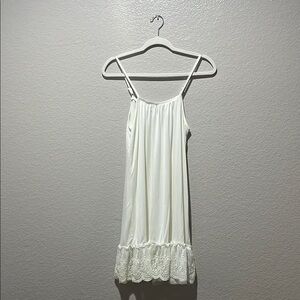 The Zig Zag Strip Women’s Elegant White Lace Trim Slip Dress Ivory Sz M Boho